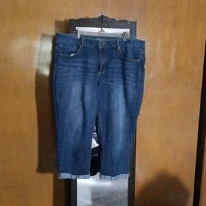 Faded glory cropped jean